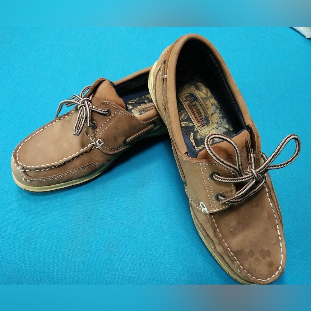 Men’s Old Maui Size 9 Brown Classic Boat Shoes medium leather upper slip on used